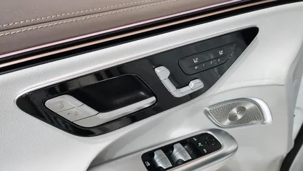 벤츠 EQE SUV 하이글로시 실내/외 PPF로 손때, 스크래치 걱정 끝! / 수원시 영통구 하동