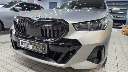 BMW 520i Mspt 아이코닉 글로우 키드닐그릴 크롬죽이기! / 수원시 영통구 하동