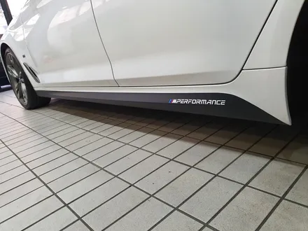 수원 루프스킨 / BMW550i 탑폴리에 루프스킨, 스포일러, 사이드스텝 데칼! / 수원시 영통구 하동