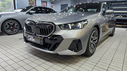 BMW 520i Mspt 아이코닉 글로우 키드닐그릴 크롬죽이기! / 수원시 영통구 하동
