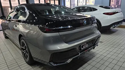 BMW 740d 탑폴리에 필름으로 순정과 똑같은 투톤랩핑/듀오톤랩핑! / 수원시 영통구 하동