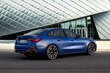 수원 랩핑 / BMW i4 무광 트렌톤블루 전체 랩핑! / 수원시 영통구 하동