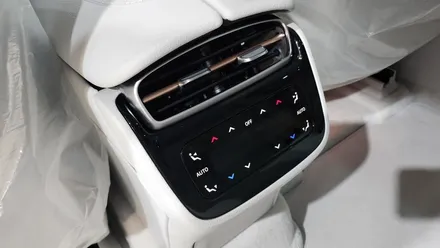 EQE SUV 실내 PPF로 지문자국, 스크래치로 부터 해방! / 수원시 영통구 하동