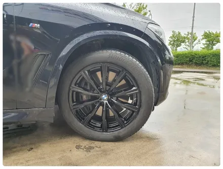 [첨단타이어 ]BMW X5 순정20인치 신품 컷팅휠->블랙유광휠복원 작업!전주휠복원,정읍휠 익산휠복원, 김제휠복원, 군산휠복원,남원휠,광주휠,충북충남휠,전남순천휠,대전휠 / 전주