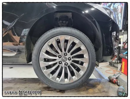 [전주휠복원 첨단타이어]EQ900 순정19인치 복원휠교체+금호타이어 245/45R19+275/40R19 솔루스TA31조합! / 전주