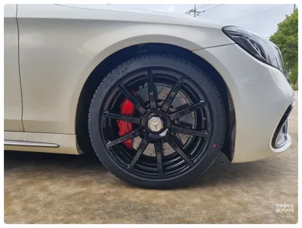 [전주 휠복원 첨단타이어] 벤츠S63 amg 순정휠->블랙유광휠복원+앞그릴블랙도색 =블랙패키지/레드캘리퍼전용우레탄도색+ 타이어 2454020 피넬리 P ZERO All Season / 전주