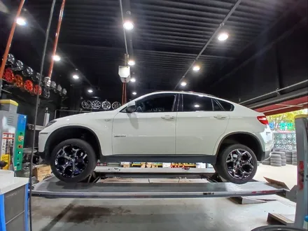 ➿전주 휠복원 첨단타이어➿BMW E바디 X6 순정 20인치 화이트크롬휠⇨블랙크롬으로 휠복원 전북전남휠복원,대전휠복원,광주휠복원,대구휠복원,충북충남휠복원,경북경남휠복원,경기도휠복원 / 전주