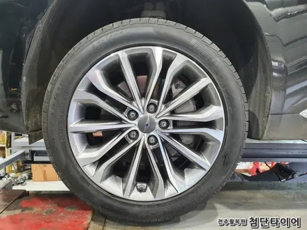 [전주휠복원 첨단타이어] 제네시스 G80 순정18인치 블랙크롬휠->다이아몬드컷팅 복원휠 교체! / 전주