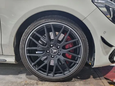 [전주휠복원 첨단타이어]벤츠CLA45 amg 자동차사고휠손상 보험처리 순정19인치 휠복원+휠도색=블랙무광+컷팅휠복원 -정읍휠,익산김제군산휠,순창남원휠복원,대전휠광주휠복원,충북충남휠 / 전주