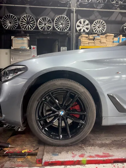 [전주 휠복원 첨단타이어]BMW 520d 순정 18인치 도장휠⇨블랙유광으로 휠복원 김제익산군산휠복원,대전휠복원,광주휠복원,전북전남휠복원,충남충북휠복원,경남경북휠복원,휠타이어,휠튜닝 / 전주
