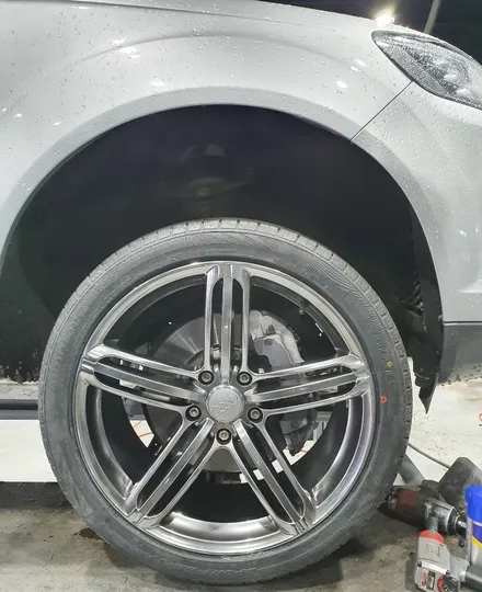 [첨단타이어] 아우디Q7 순정19인치->21인치 인치업!!(아우디Q7전용휠+타이어 295/35R21) / 전주