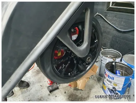 [전주휠복원 첨단타이어] BMWX6 순정20인치 -> 블랙유광휠복원(휠도색+캘리퍼전용 우레탄도색+ 피넬리 / 전주