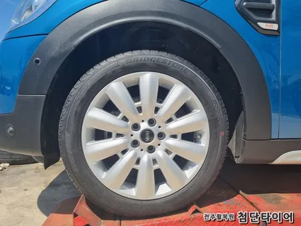 [전주휠복원 첨단타이어] 미니컨트리맨 쿠퍼D 순정18인치 휠복원휠도색 / 전주