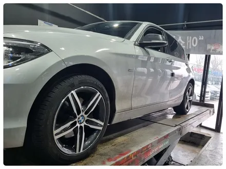 [전주 휠복원 첨단타이어]BMW118d Y자 스포크휠 17인치 휠크랙발생->순정17인치 다이아몬컷팅휠 +2254517 금호 솔루스 TA51 정읍익산김제휠복원, 군산광주대전휠복원튜닝 / 전주