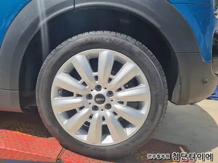 [전주휠복원 첨단타이어] 미니컨트리맨 쿠퍼D 순정18인치 휠복원휠도색 / 전주