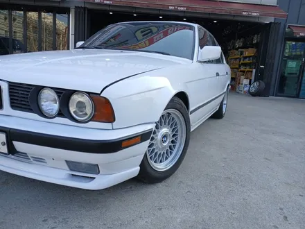 🐎전주 휠복원 첨단타이어🙇🏻‍♂️🙇🏻‍♀️BMW 525i 올드카 순정 16인치 도장휠⇨휠복원 작업 전주휠튜닝,인치업,휠도색,휠커스텀,휠굴절,휠크랙,휠수리,복원휠,휠타이어 / 전주