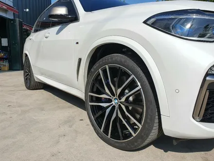 [첨단타이어] BMW X5 M50d 순정22인치 다이아몬드컷팅 휠복원전주휠복원,정읍휠 익산휠복원, 김제휠복원, 군산휠복원,남원휠,광주휠,충북충남휠,전남순천휠,대전휠,전주튜닝타이어 / 전주