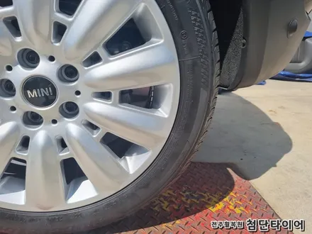 [전주휠복원 첨단타이어] 미니컨트리맨 쿠퍼D 순정18인치 휠복원휠도색 / 전주