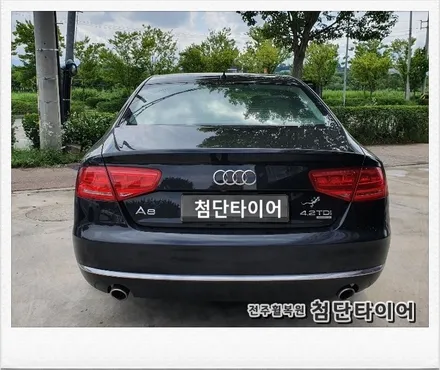 [첨단타이어]아우디A8 4.2TDI 순정19인치 휠복원/휠수리-전주휠복원,정읍익산김제군산휠복원,대전휠광주휠,충북충남휠,전주튜닝,중고휠,브레이크튜닝,중고타이어,휠타이어,전남여수목포휠 / 전주