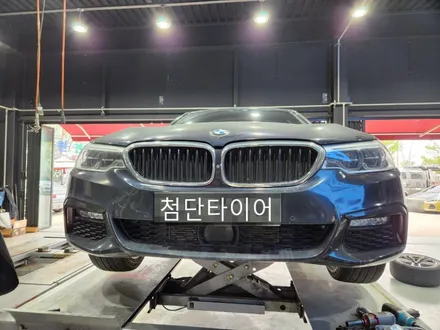 [전주김제 휠복원 첨단타이어]BMW 5시리즈 530d G30 664M 19인치 휠복원 튜닝 광주대전휠복원 군산휠복원,충남충북휠복원, 서천대천휠복원,여수목포휠복원,전주휠튜닝 / 전주