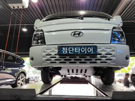 [전주김제 휠복원 첨단타이어] 포터2 EV 언더커버 + 애쇼쇼바 장착 하체보강 튜닝 광주대전휠복원 군산휠복원,충남충북휠복원, 서천대천휠복원,여수목포휠복원,전주휠튜닝,휠타이어인치업 / 전주