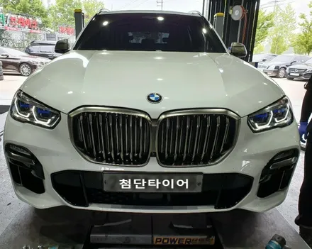 [첨단타이어] BMW X5 M50d 순정22인치 다이아몬드컷팅 휠복원전주휠복원,정읍휠 익산휠복원, 김제휠복원, 군산휠복원,남원휠,광주휠,충북충남휠,전남순천휠,대전휠,전주튜닝타이어 / 전주