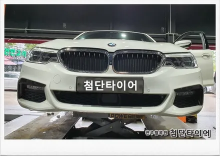 [첨단타이어] BMW520d 18인치 순정휠->19인치 인치업 신품신형휠+ 중고타이어 조합+캘리퍼도색(블루)-전주휠복원,정읍익산김제군산휠복원,대전휠광주휠,충북충남휠,전주튜닝,중고휠 / 전주