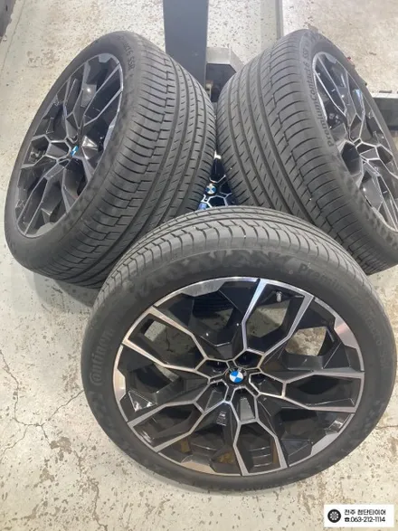 BMW X7 22인치 순정 임판휠->블랙유광 휠도색 튜닝 광주대전휠복원 군산휠복원,충남충북휠복원,서천대천휠복원,여수목포휠복원,전주휠튜닝,휠타이어인치업 / 전주