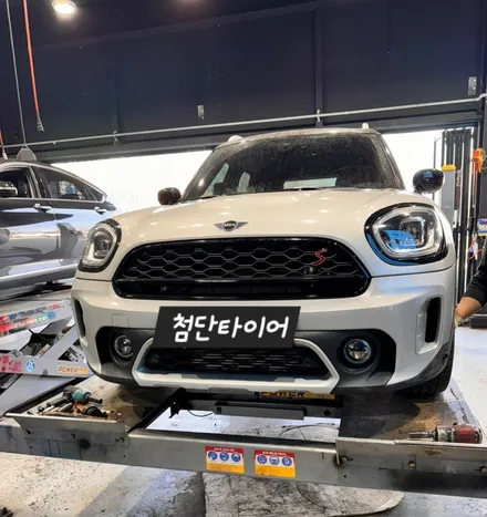 [전주 휠복원 첨단타이어] BMW 미니 컨트리맨 19인치 순정휠 ⇒ 블랙유광으로 휠복원 전주휠타이어,인치업튜닝,브레이크튜닝 광주대전휠복원,서천대천휠복원,정읍김제군산휠복원 / 전주
