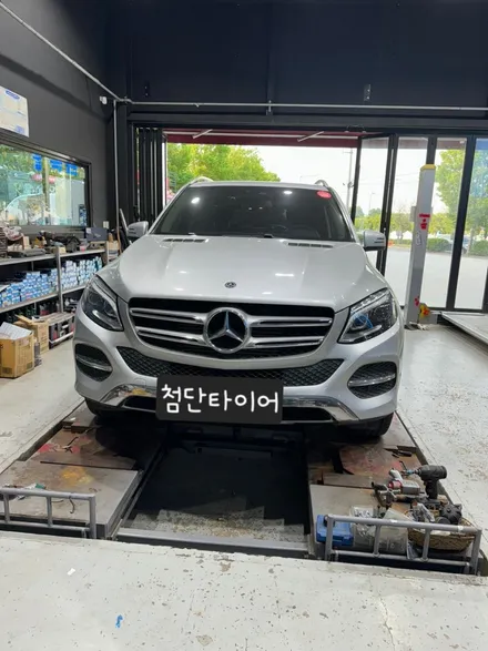 [전주 휠복원 첨단타이어] 벤츠 GLE 20인치 순정 도장휠⇨블랙유광으로 휠복원 김제익산군산휠복원,대전휠복원,광주휠복원,충남충북휠복원,서천대천휠복원,여수목포휠복원,휠타이어 / 전주