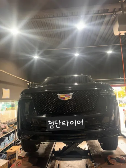 [전주 휠복원/휠수리 첨단타이어] 캐딜락 에스컬레이드 순정 22인치 빠우휠⇨블랙유광으로 휠도색 전주휠튜닝,인치업,휠도색,커스텀휠복원,휠크랙수리,레이저용접,브레이크튜닝,휠타이어 / 전주