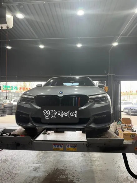 [전주 휠복원 첨단타이어]BMW 520d 순정 18인치 도장휠⇨블랙유광으로 휠복원 김제익산군산휠복원,대전휠복원,광주휠복원,전북전남휠복원,충남충북휠복원,경남경북휠복원,휠타이어,휠튜닝 / 전주