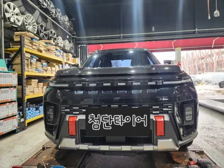 ➰전주 휠복원 첨단타이어➰무쏘 EV 순정 17인치 컷팅휠⇨블랙유광으로 휠복원&빅풋 1인치 업스프링&캘리퍼도색(블루)&허브스페이스15mm장착 전주휠튜닝,인치업,휠도색,휠수리,휠타이어 / 전주