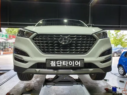 [첨단타이어] 올뉴투싼 TL  17인치순정휠->올뉴투싼 TL 신형 블랙유광복원휠로 교체 / 전주