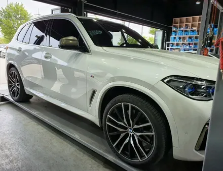[첨단타이어] BMW X5 M50d 순정22인치 다이아몬드컷팅 휠복원전주휠복원,정읍휠 익산휠복원, 김제휠복원, 군산휠복원,남원휠,광주휠,충북충남휠,전남순천휠,대전휠,전주튜닝타이어 / 전주