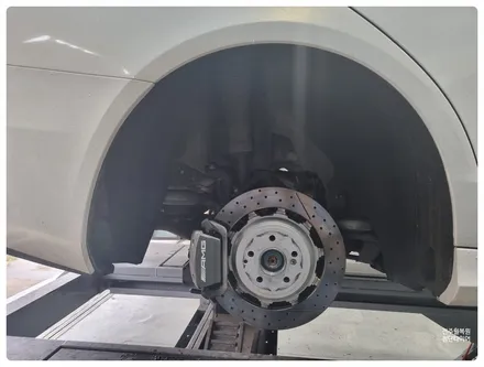 [전주 휠복원 첨단타이어] 벤츠S63 amg 순정휠->블랙유광휠복원+앞그릴블랙도색 =블랙패키지/레드캘리퍼전용우레탄도색+ 타이어 2454020 피넬리 P ZERO All Season / 전주