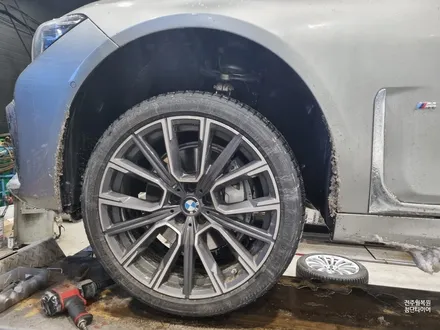 [전주 휠복원 첨단타이어] BMW730d 순정20인치->19인치 인치다운(BMW730d 순정휠+스노우타이어)정읍익산김제휠복원, 군산광주대전휠복원튜닝,충남충북휠복원,서천대천휠,목포여 / 전주
