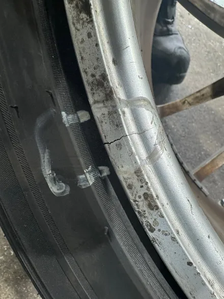 [전주 휠복원/휠수리 첨단타이어] 르노삼성 SM7 18인치 사제휠 크랙수리 \'레이저용접\' 전주휠수리,휠크랙,휠굴절,휠튜닝,인치업튜닝,커스텀휠복원,캘리퍼도색,브레이크튜닝,휠타이어 / 전주