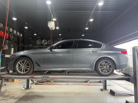 [전주 휠복원 첨단타이어]BMW 520d 순정 18인치 도장휠⇨블랙유광으로 휠복원 김제익산군산휠복원,대전휠복원,광주휠복원,전북전남휠복원,충남충북휠복원,경남경북휠복원,휠타이어,휠튜닝 / 전주