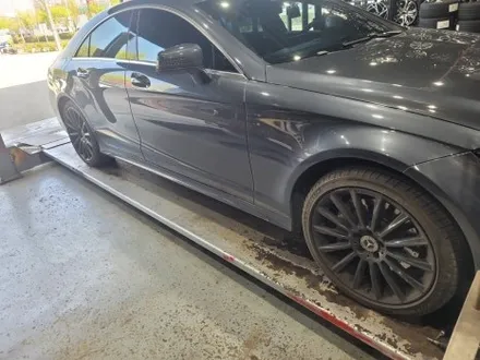 [전주 휠복원 첨단타이어] 벤츠 CLS 순정 19인치 마차휠⇨S500 순정 19인치 블랙크롬 커스텀복원휠 김제익산군산휠복원,대전광주휠복원,천안아산휠복원,서천대천휠복원,여수목포휠복원 / 전주