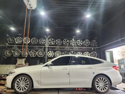 ➰전주 휠복원 첨단타이어➰BMW 6GT 순정 19인치 도장휠⇨블랙유광으로 휠복원 김제익산군산휠복원,광주휠복원,여수목포휠복원,대전휠복원,서천대천휠복원,전북전남휠복원,전국휠복원,휠튜닝 / 전주