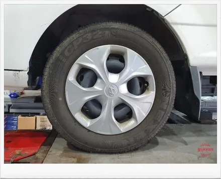 [첨단타이어]포터2 15인치깡통휠-> 17인치 인치업(BMW520 블랙유광휠+브릿지스톤타이어조합!전주휠복원,정읍익산김제군산휠복원,대전휠광주휠,충북충남휠,전주튜닝,중고휠,브레이크튜닝 / 전주