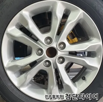 [전주휠복원 첨단타이어]기아 K5 17인치 사제 모모휠-> 순정휠복원+금호타이어 조합!(215/55R17 TA31)-정읍휠,익산김제군산휠,순창남원휠복원,대전휠광주휠복원,충북충남휠 / 전주
