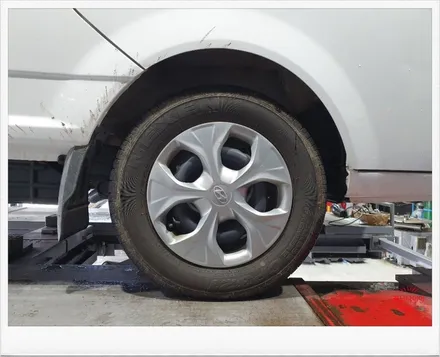 [첨단타이어]포터2 15인치깡통휠-> 17인치 인치업(BMW520 블랙유광휠+브릿지스톤타이어조합!전주휠복원,정읍익산김제군산휠복원,대전휠광주휠,충북충남휠,전주튜닝,중고휠,브레이크튜닝 / 전주