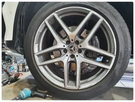 [전주휠복원 첨단타이어] 벤츠GLE350d 쿠페 순정21인치 다이아몬드컷팅 휠복원+ 275/45R21 피넬리 / 전주