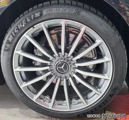 [전주휠복원 첨단타이어] 벤츠 GT43 AMG 순정20인치 컷팅->블랙유광 휠복원 작업!정읍휠,익산김제군산휠,순창남원휠복원,대전휠광주휠복원,충북충남휠,전주자동차튜닝 휠도색 / 전주