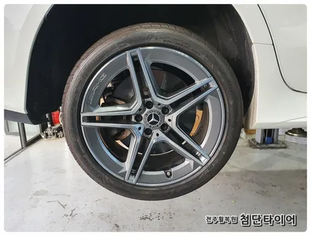[전주휠복원 첨단타이어]벤츠CLS450 20인치 AMG 순정휠-> 벤츠CLS300d AMG정품 19인치 휠타이어 장착! / 전주