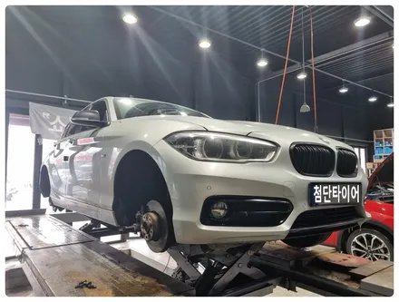[전주 휠복원 첨단타이어]BMW118d Y자 스포크휠 17인치 휠크랙발생->순정17인치 다이아몬컷팅휠 +2254517 금호 솔루스 TA51 정읍익산김제휠복원, 군산광주대전휠복원튜닝 / 전주