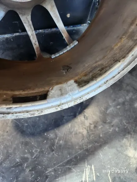 [전주 휠복원/휠수리 첨단타이어] 르노삼성 SM7 18인치 사제휠 크랙수리 \'레이저용접\' 전주휠수리,휠크랙,휠굴절,휠튜닝,인치업튜닝,커스텀휠복원,캘리퍼도색,브레이크튜닝,휠타이어 / 전주