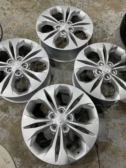 [전주 휠복원 첨단타이어] 기아 토레스 17인치 순정 도장휠⇨블랙유광으로 도색 김제익산군산휠복원,정읍부안남원휠복원,대전휠복원,광주휠복원,서천대천휠복원,여수목포휠복원,휠타이어 / 전주